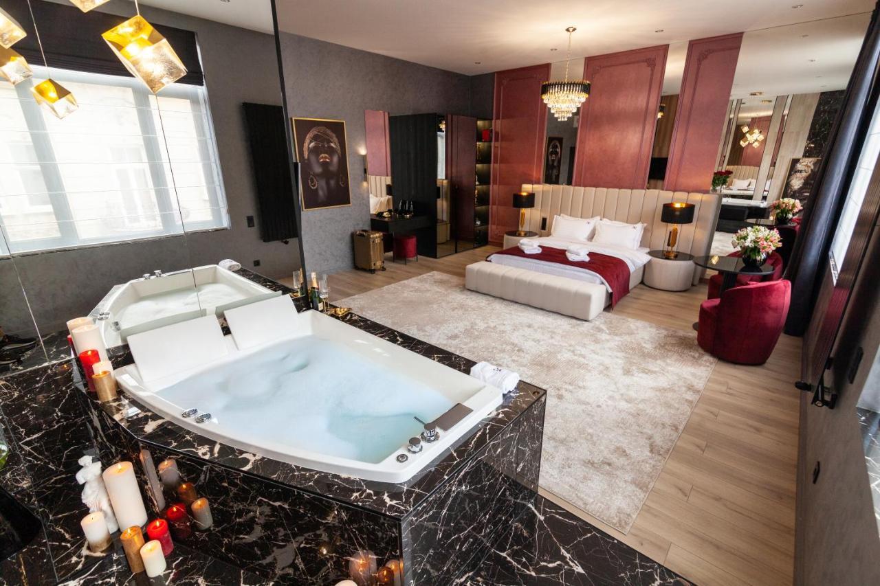 Aristo Jacuzzi Hotel Lviv Eksteriør bilde