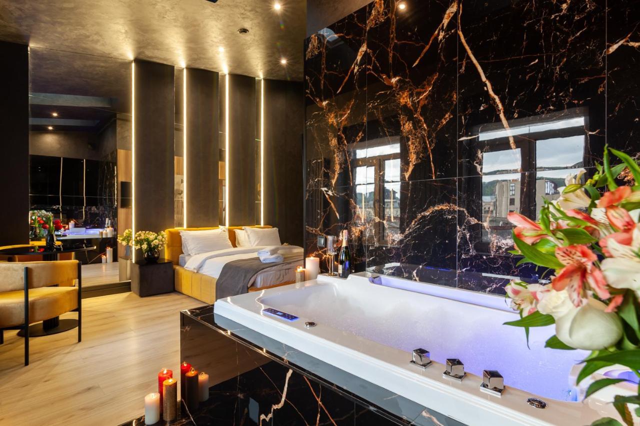 Aristo Jacuzzi Hotel Lviv Eksteriør bilde