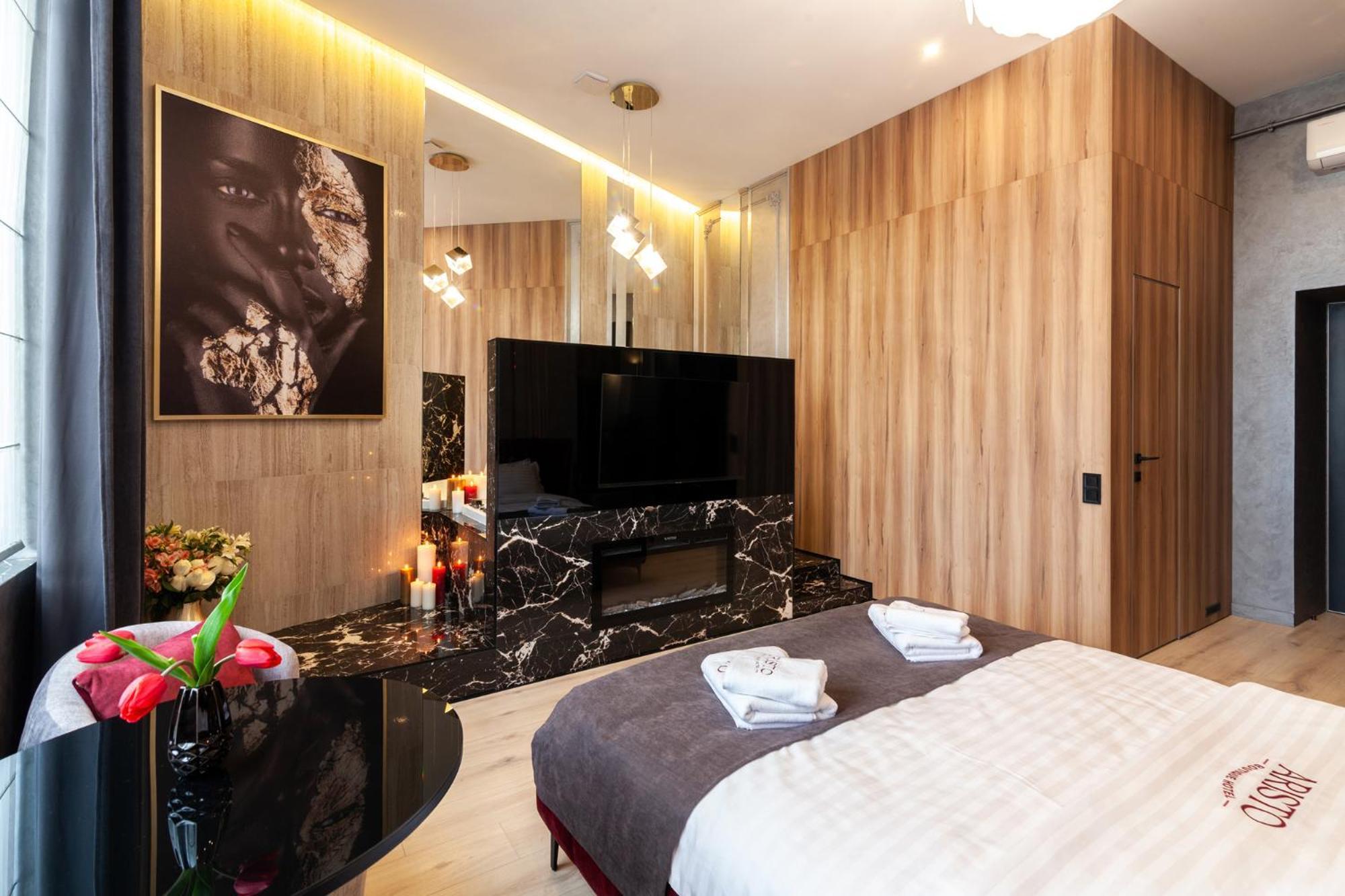Aristo Jacuzzi Hotel Lviv Eksteriør bilde