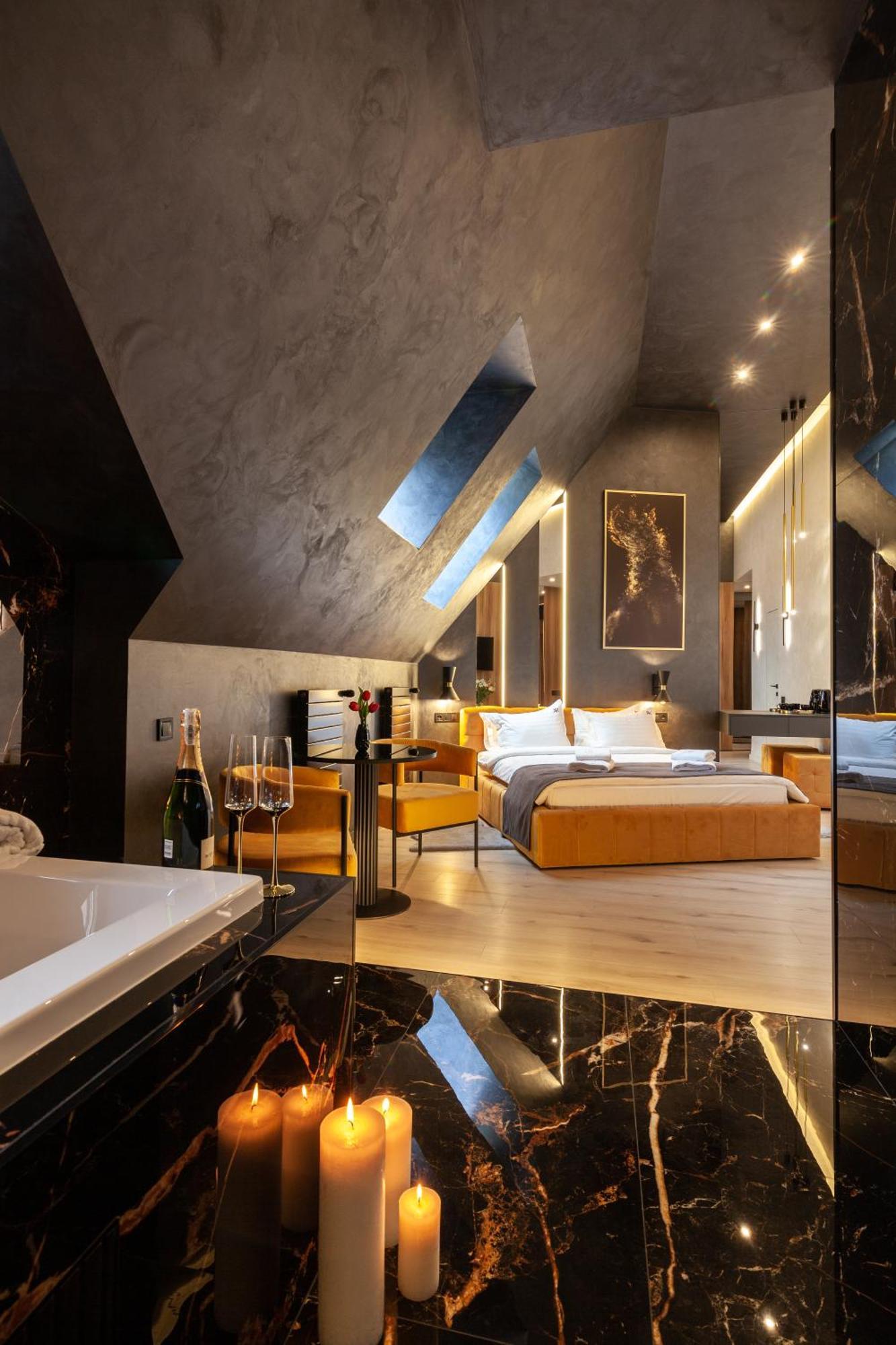 Aristo Jacuzzi Hotel Lviv Eksteriør bilde