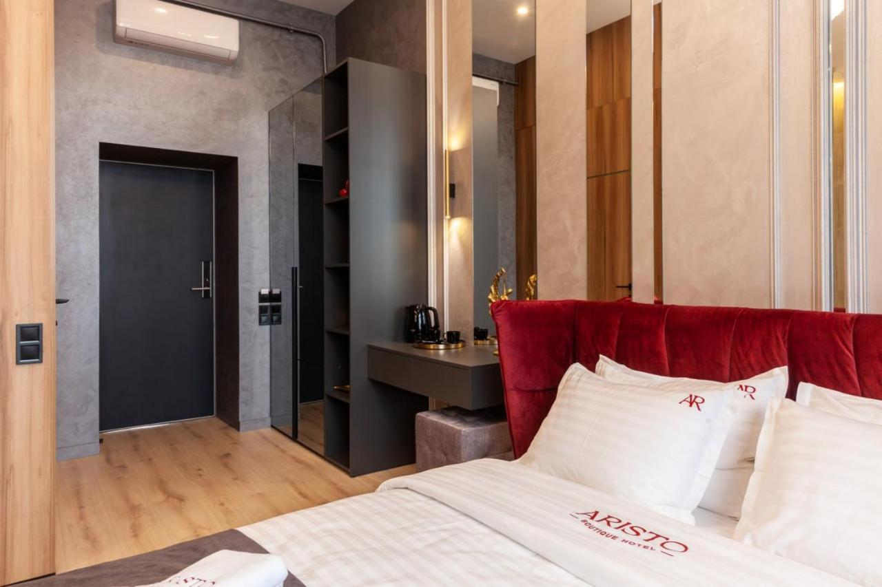 Aristo Jacuzzi Hotel Lviv Eksteriør bilde